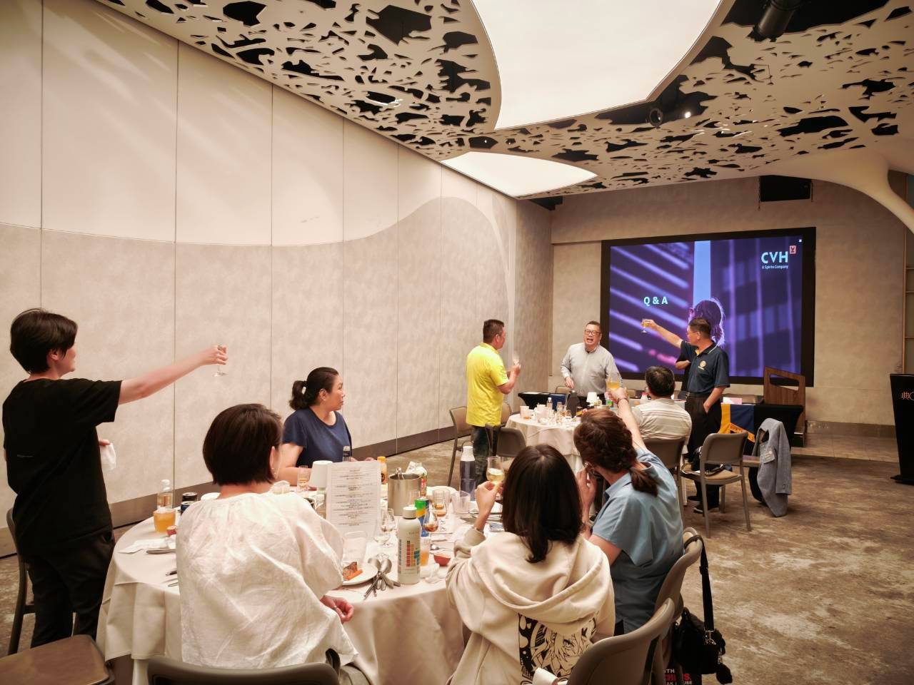 第一季【夏】夏季居家簡易威士忌調酒及食物搭配－LINE_ALBUM_20260812第1281次例會-第一季 夏夏季居家簡易威士忌調酒及食物搭配_260812_40.jpg