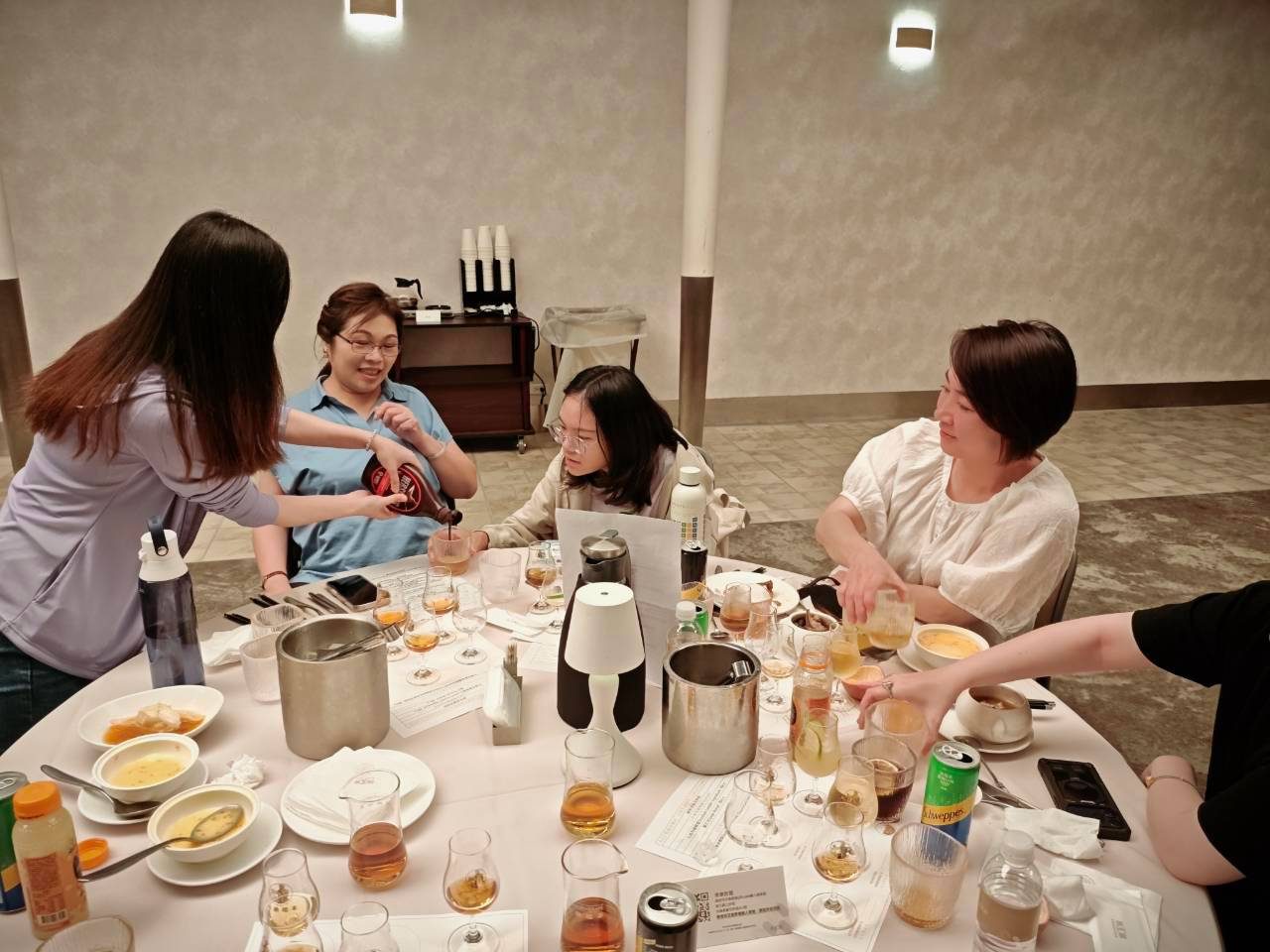 第一季【夏】夏季居家簡易威士忌調酒及食物搭配－LINE_ALBUM_20260812第1281次例會-第一季 夏夏季居家簡易威士忌調酒及食物搭配_260812_33.jpg