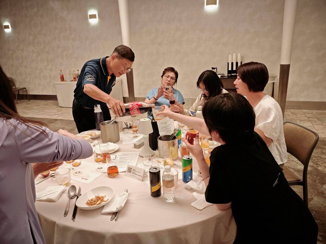 第一季【夏】夏季居家簡易威士忌調酒及食物搭配－LINE_ALBUM_20260812第1281次例會-第一季 夏夏季居家簡易威士忌調酒及食物搭配_260812_23.jpg