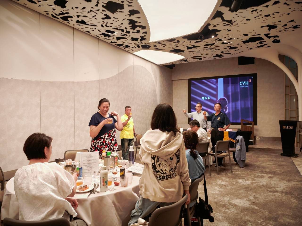 第一季【夏】夏季居家簡易威士忌調酒及食物搭配－LINE_ALBUM_20260812第1281次例會-第一季 夏夏季居家簡易威士忌調酒及食物搭配_260812_37.jpg